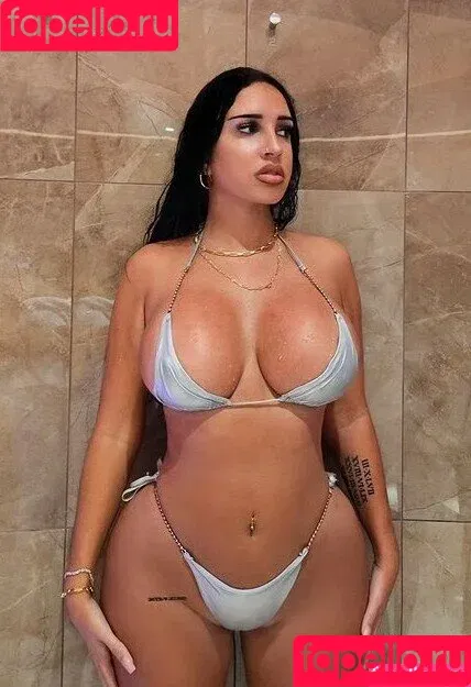 Mikaela Barbosa / Mikaelabrbs Onlyfans Photo Gallery 