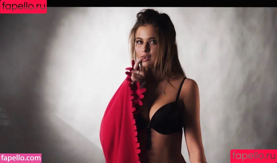 Océane Tomberlin / anastasiastrong / lily.oceanee / lily.oceanex Onlyfans Photo Gallery 