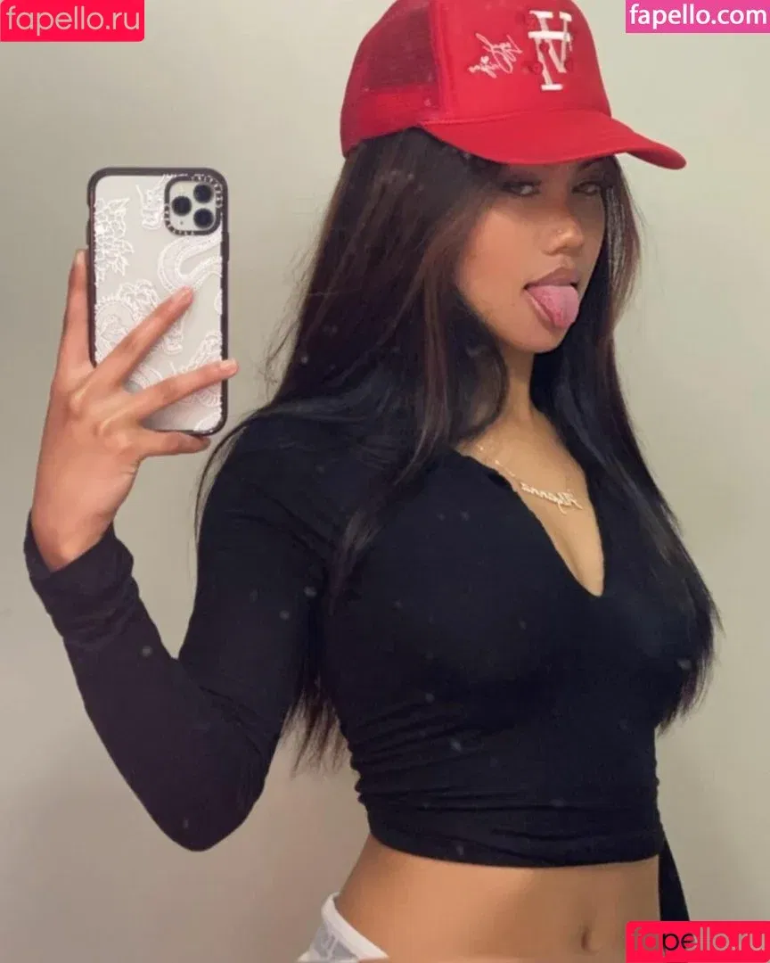 Alyanna Joelle / almost_autumn / alyanna.joelle Onlyfans Photo Gallery 