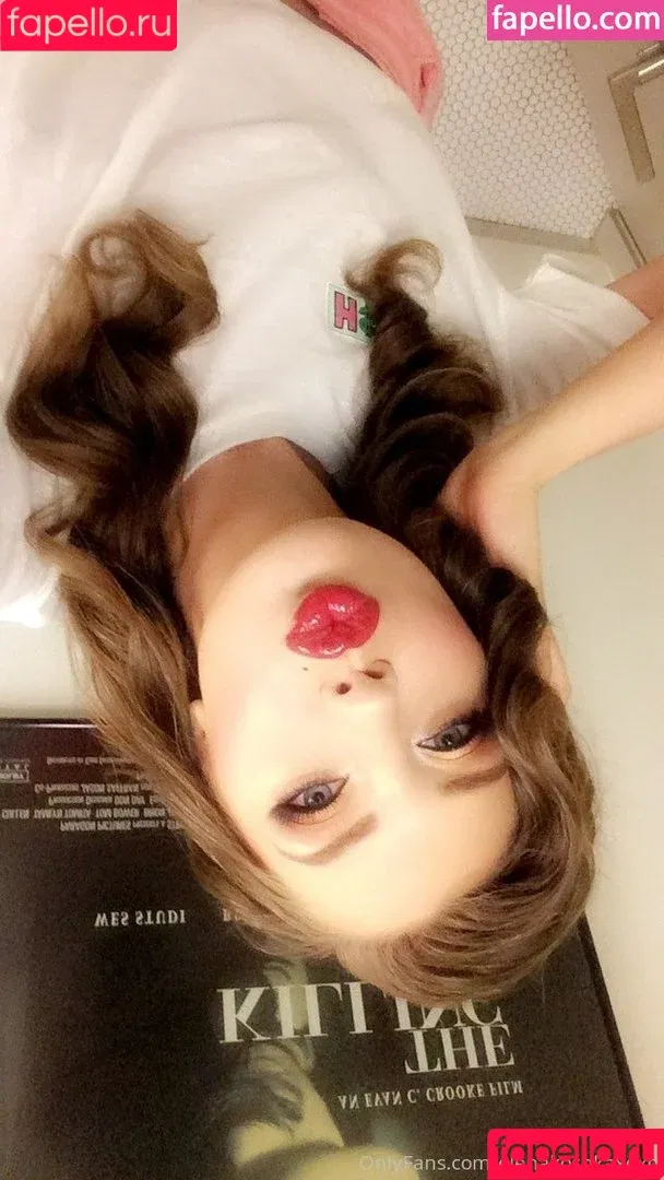 Elenakoshkaxoxo / therealelenakoshka Onlyfans Photo Gallery 