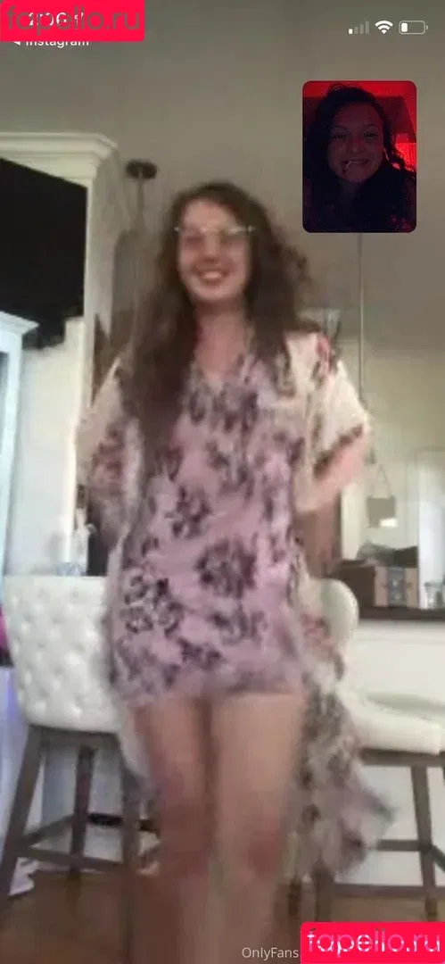 Elenakoshkaxoxo / therealelenakoshka Onlyfans Photo Gallery 