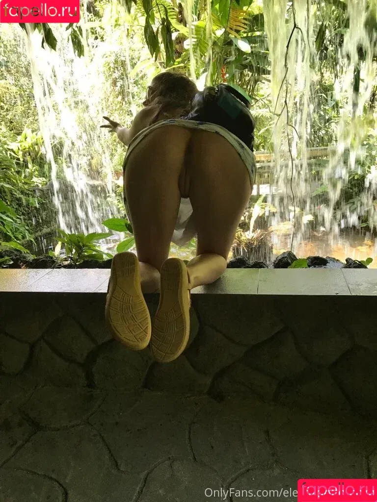 Elenakoshkaxoxo / therealelenakoshka Onlyfans Photo Gallery 