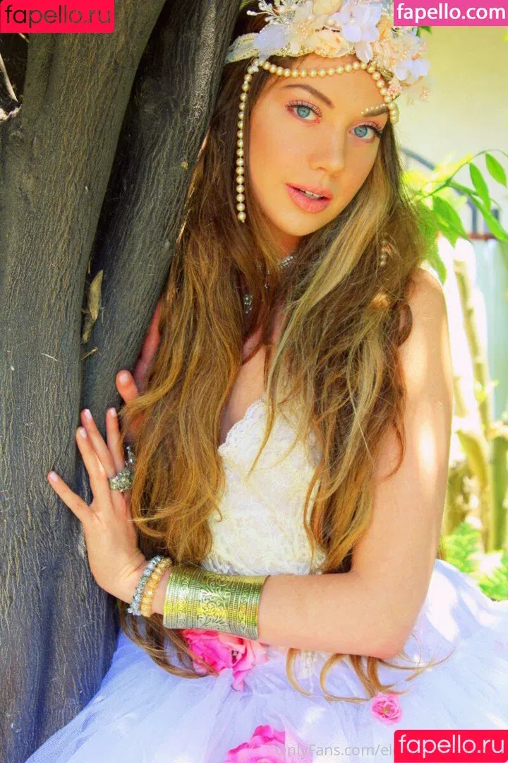 Elenakoshkaxoxo / therealelenakoshka Onlyfans Photo Gallery 