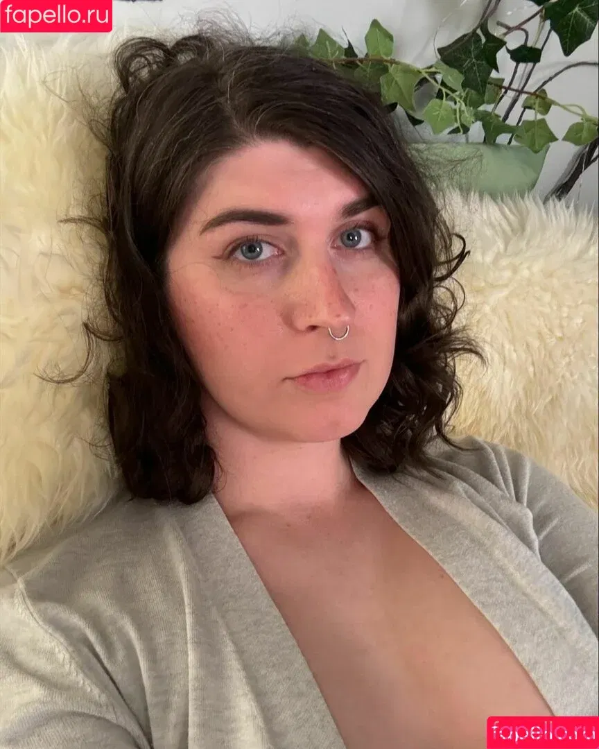 SerafinaFell Onlyfans Photo Gallery 