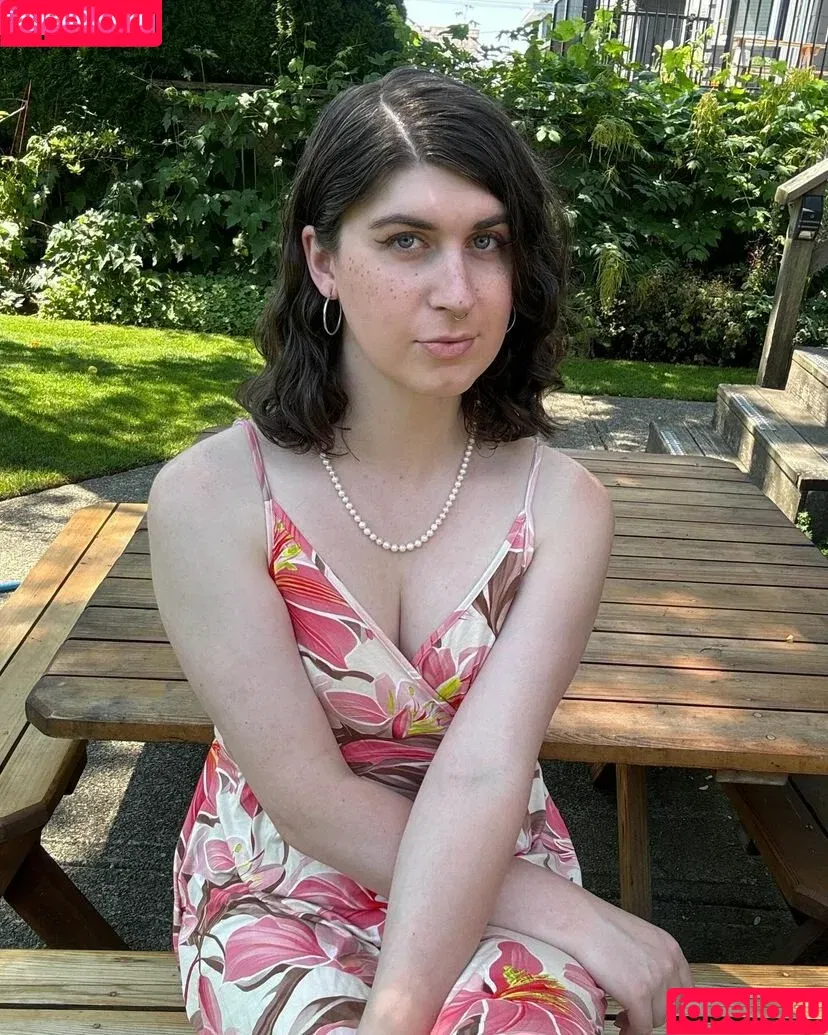 SerafinaFell Onlyfans Photo Gallery 