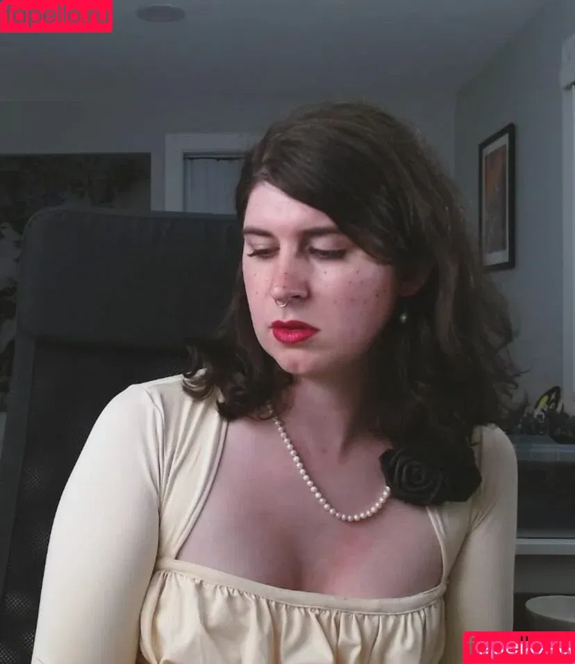 SerafinaFell Onlyfans Photo Gallery 