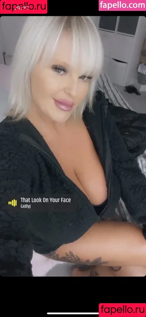 Mollyjfoxx / just_smile_withme_xx Onlyfans Photo Gallery 