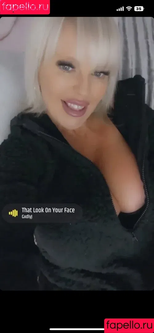 Mollyjfoxx / just_smile_withme_xx Onlyfans Photo Gallery 