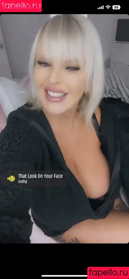 Mollyjfoxx / just_smile_withme_xx Onlyfans Photo Gallery 