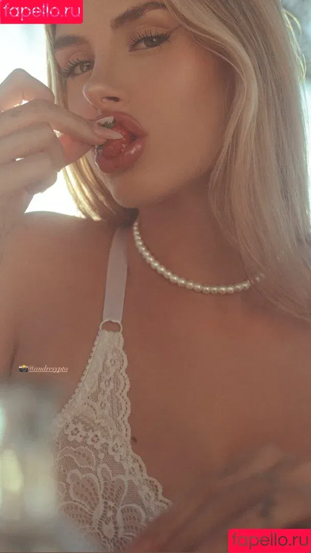 Elisa Pellegrino / eliisapellegrino Onlyfans Photo Gallery 