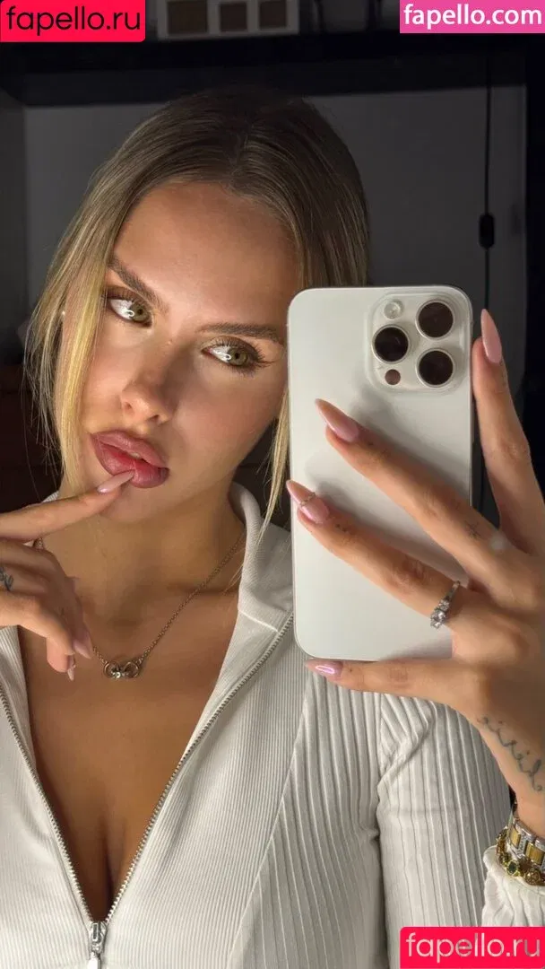 Elisa Pellegrino / eliisapellegrino Onlyfans Photo Gallery 