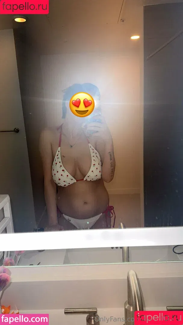 pikacheeks / pikacheekss Onlyfans Photo Gallery 