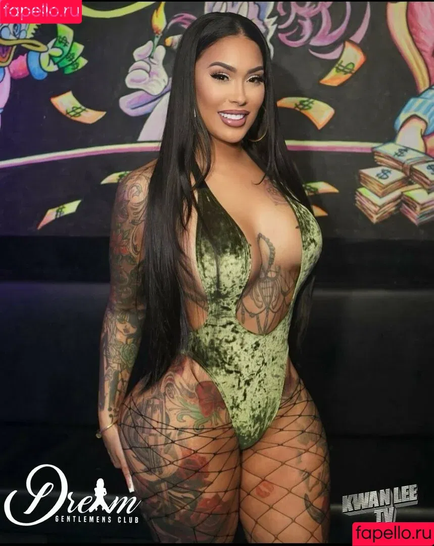 TattedUpHolly / tatted.up.holly Onlyfans Photo Gallery 