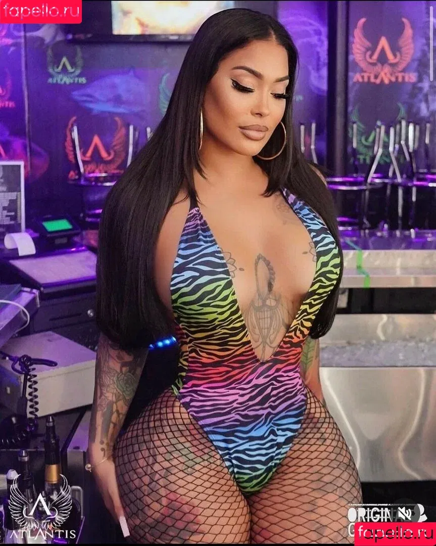 TattedUpHolly / tatted.up.holly Onlyfans Photo Gallery 