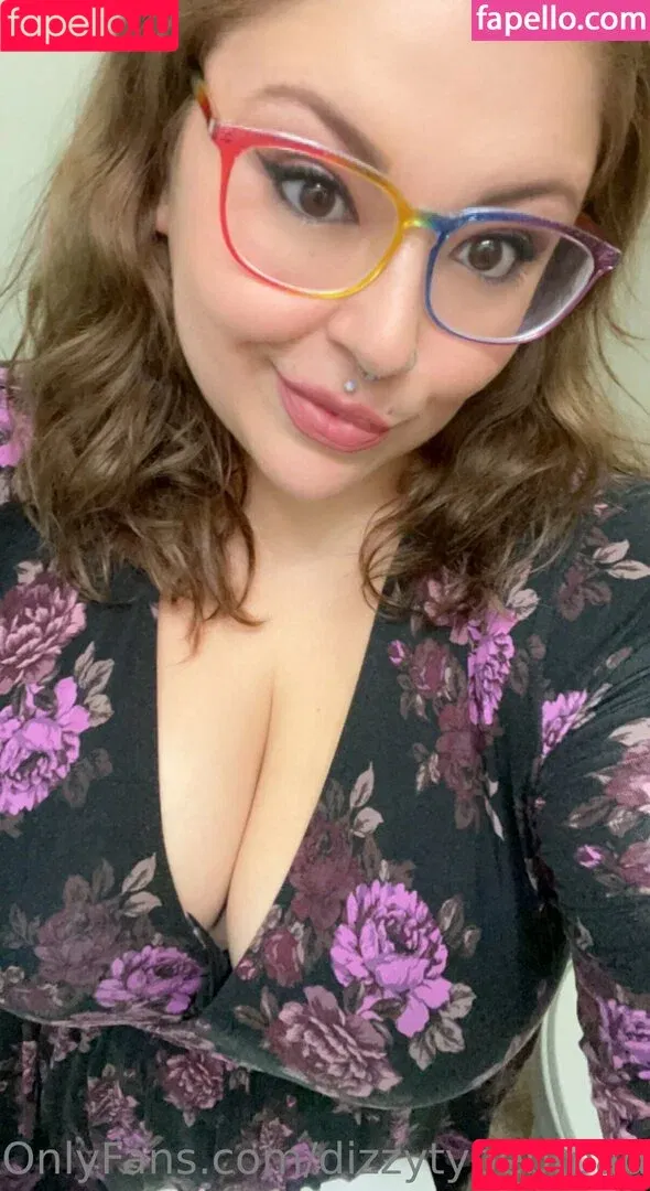 dizzytypebroad / thedizzykitten Onlyfans Photo Gallery 