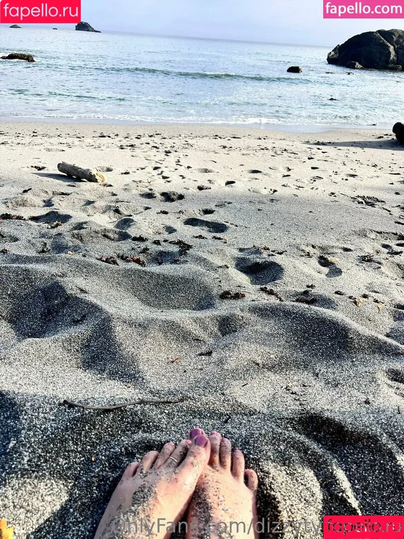 dizzytypebroad / thedizzykitten Onlyfans Photo Gallery 