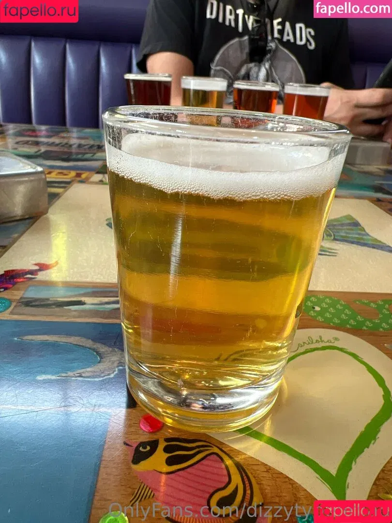 dizzytypebroad / thedizzykitten Onlyfans Photo Gallery 