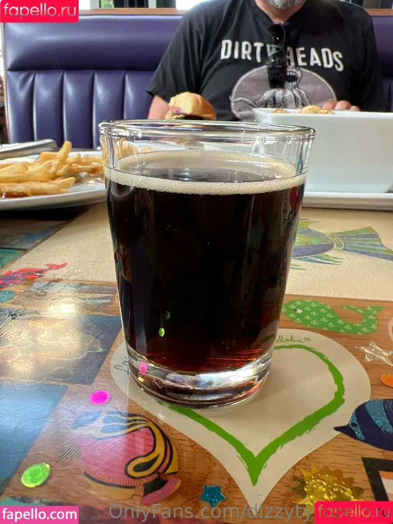 dizzytypebroad / thedizzykitten Onlyfans Photo Gallery 