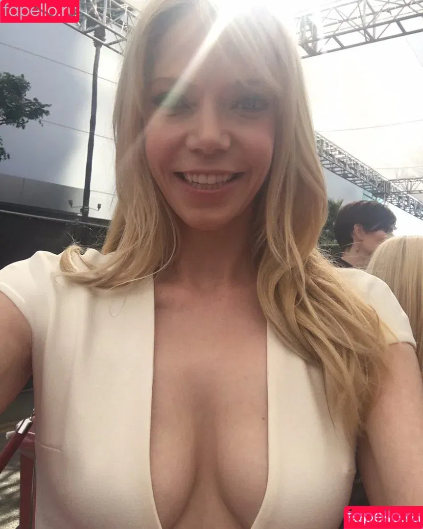Riki Lindhome / rikilindhome Onlyfans Photo Gallery 