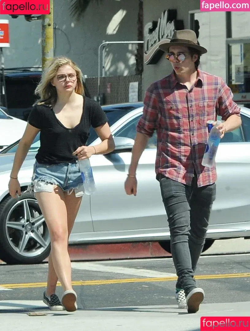 Chloe Grace Moretz / ChloeGMoretz Onlyfans Photo Gallery 