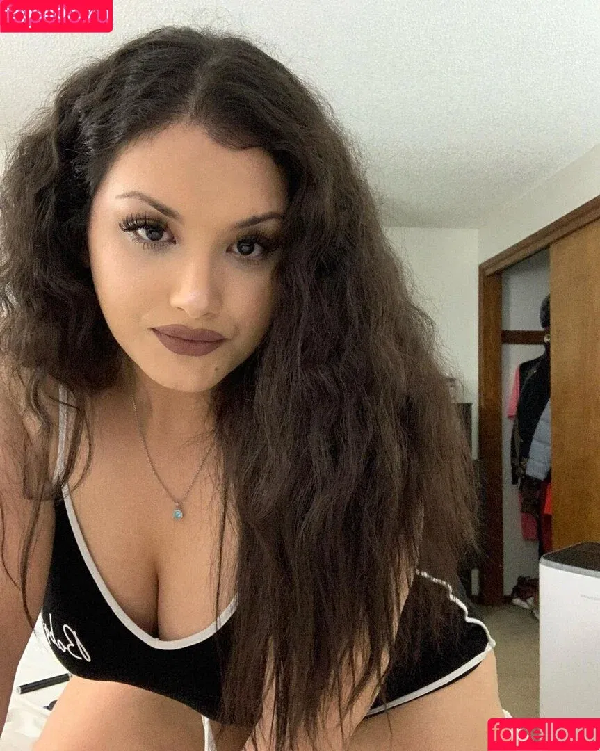 Mia Lombardi / mia_lombardii / mialombardi / mialombardiiii Onlyfans Photo Gallery 