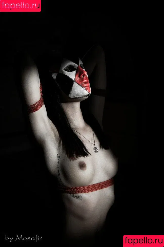 Valentina Ryabova / wowmowgli Onlyfans Photo Gallery 