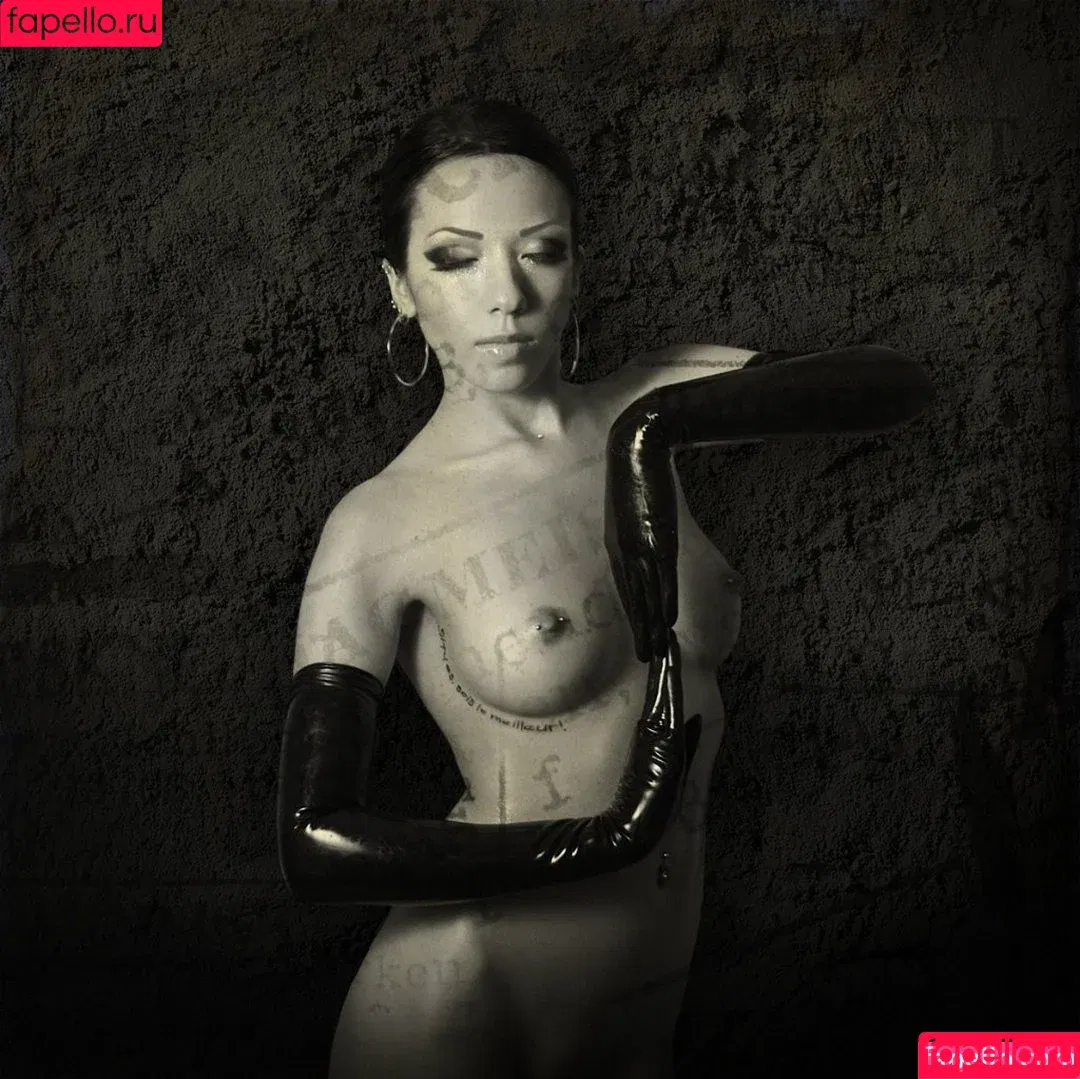 Valentina Ryabova / wowmowgli Onlyfans Photo Gallery 