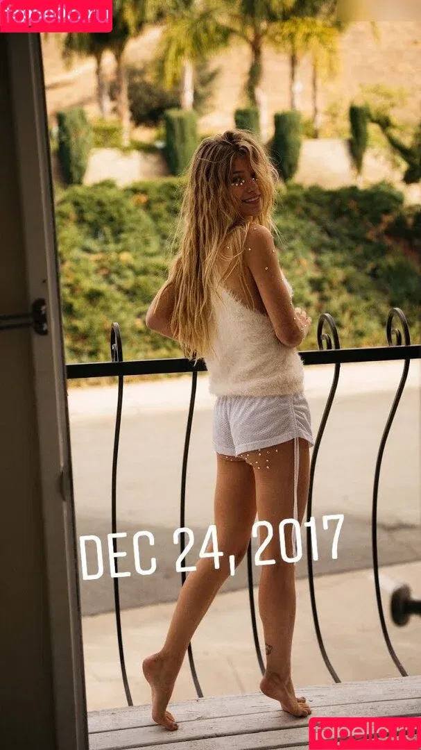 Cherie Lorraine / Cherry Albrecht / cherielorraine / solarrheart Onlyfans Photo Gallery 