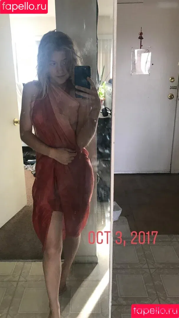 Cherie Lorraine / Cherry Albrecht / cherielorraine / solarrheart Onlyfans Photo Gallery 