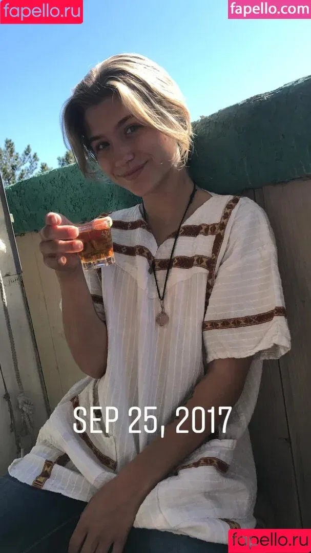 Cherie Lorraine / Cherry Albrecht / cherielorraine / solarrheart Onlyfans Photo Gallery 