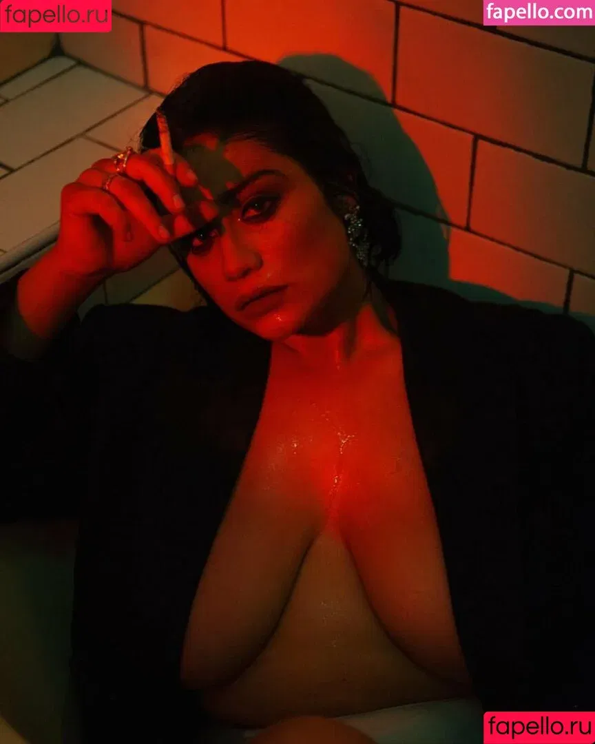 Paige Mary Grace / paigemarygrace / paigeofhearts Onlyfans Photo Gallery 