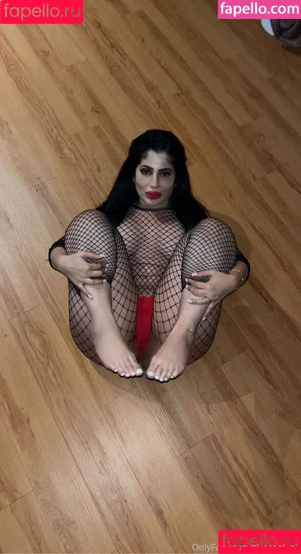 she_b_tripping / shebetripn Onlyfans Photo Gallery 