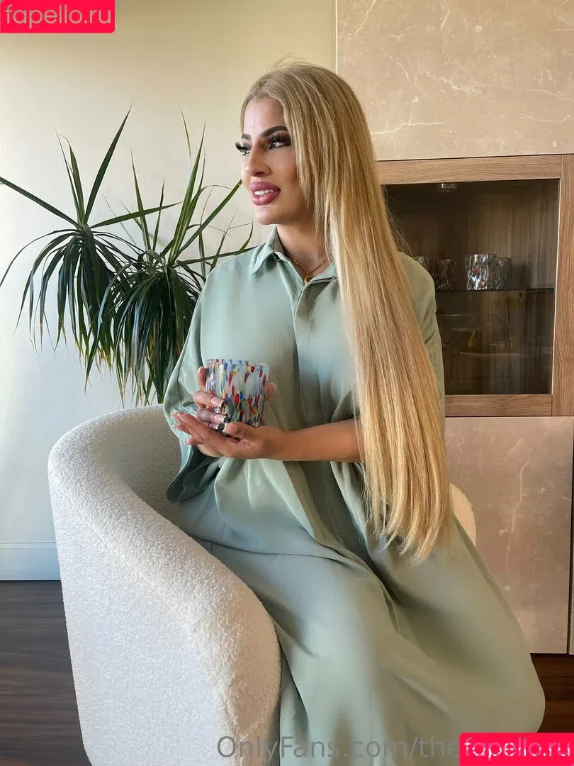 she_b_tripping / shebetripn Onlyfans Photo Gallery 