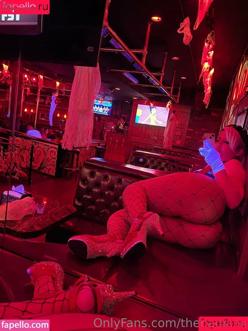 she_b_tripping / shebetripn Onlyfans Photo Gallery 