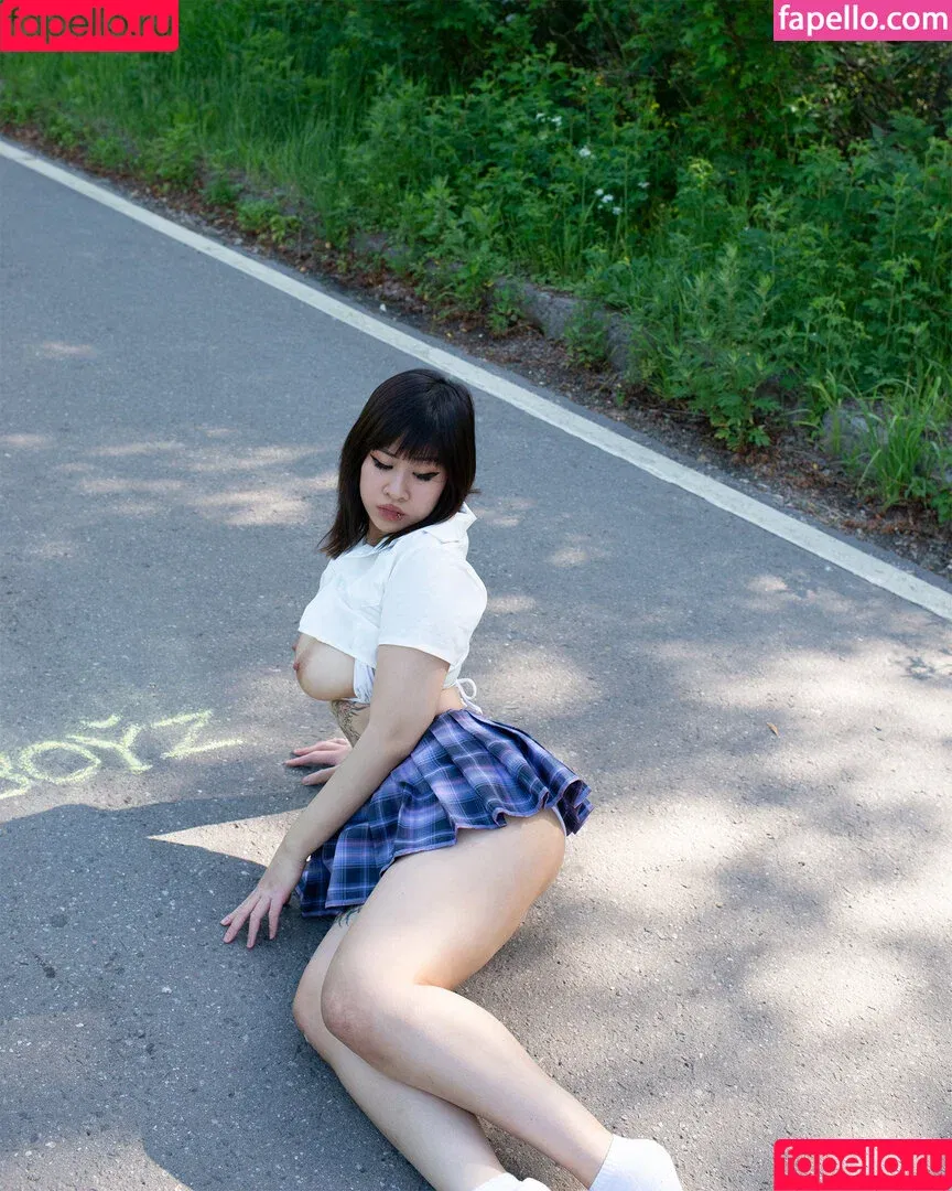 Karandashiha / Đào Vũ Hạnh Linh Onlyfans Photo Gallery 