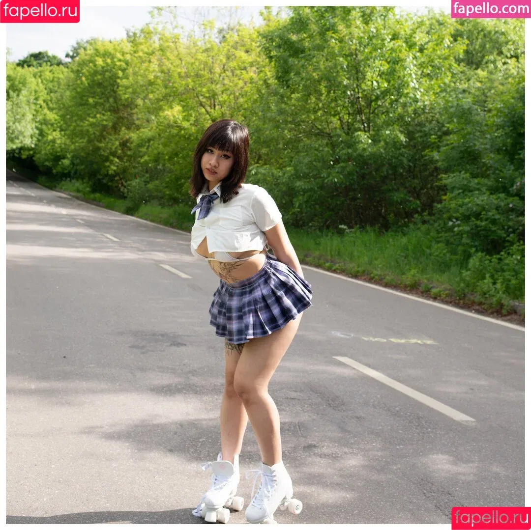 Karandashiha / Đào Vũ Hạnh Linh Onlyfans Photo Gallery 