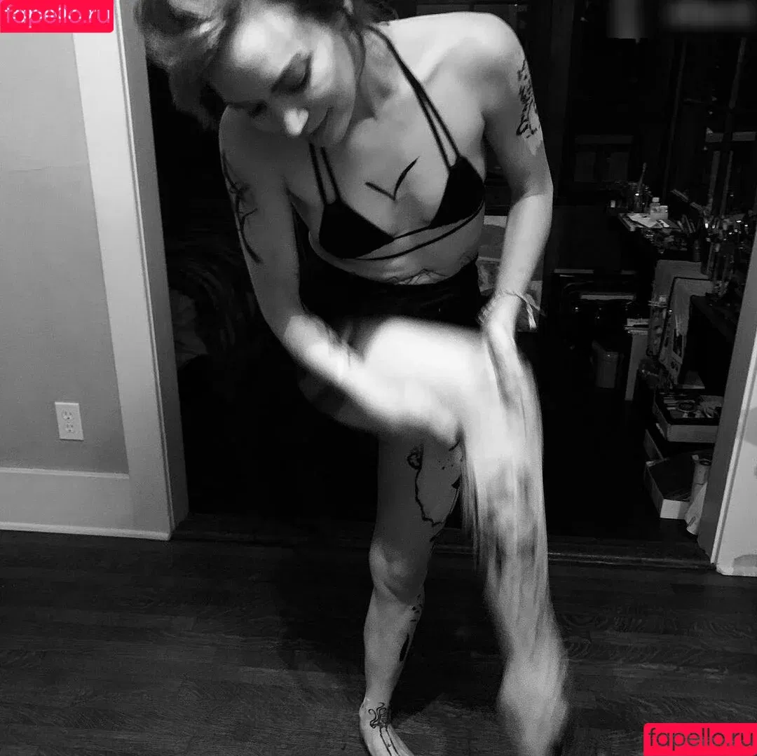 Britt Lower / brittle Onlyfans Photo Gallery 