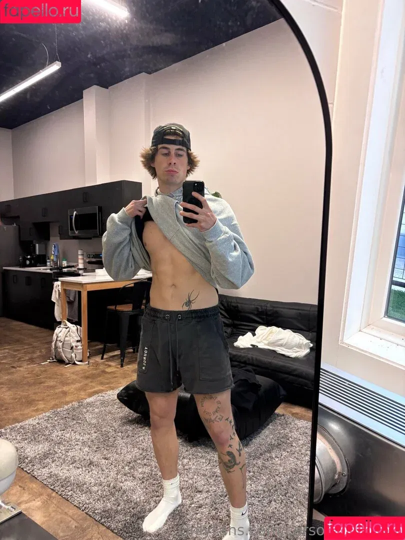 carsmak_ / carsonmakarrall Onlyfans Photo Gallery 