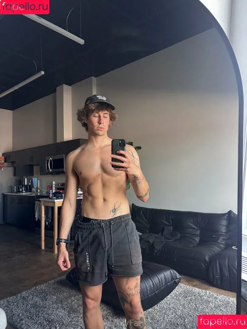 carsmak_ / carsonmakarrall Onlyfans Photo Gallery 