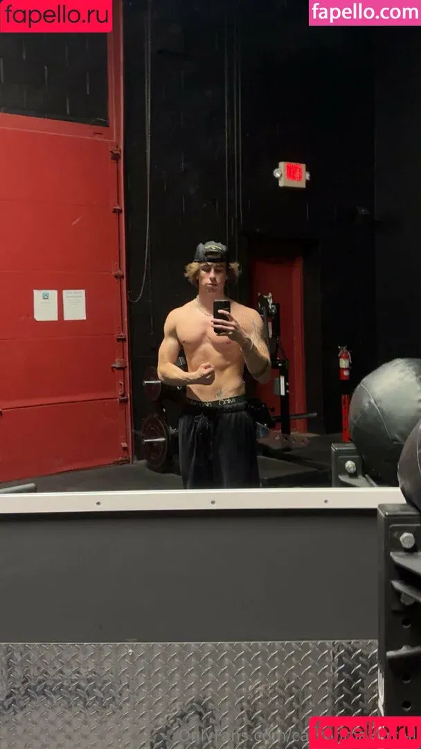 carsmak_ / carsonmakarrall Onlyfans Photo Gallery 