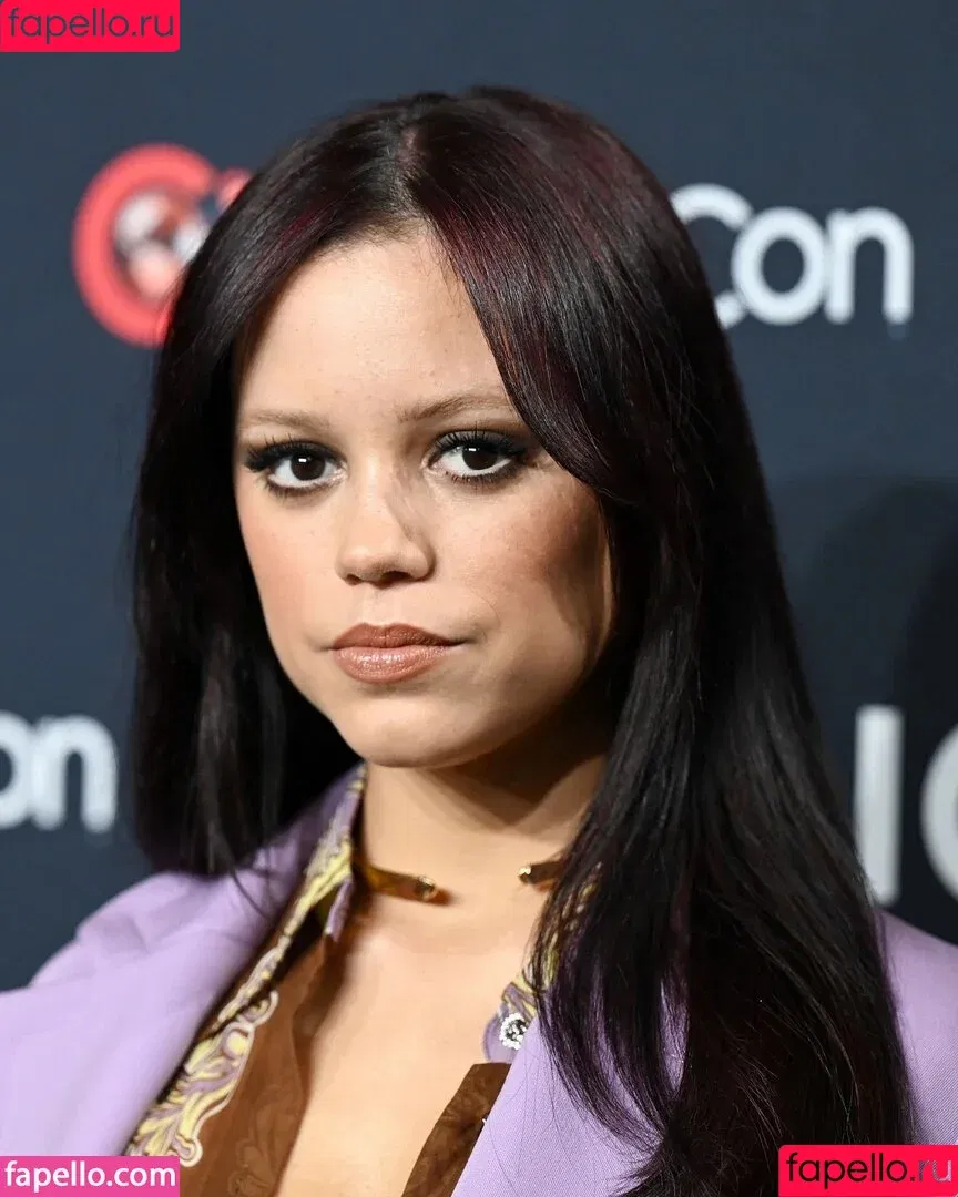 Jenna Ortega / Page / jennaortega / ortega00 Onlyfans Photo Gallery 