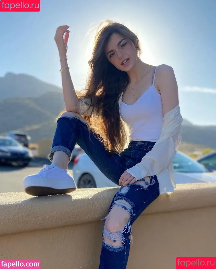 / Aruuu / DeputyARUUU / malachitexd Onlyfans Photo Gallery 