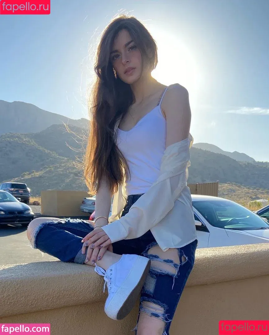 / Aruuu / DeputyARUUU / malachitexd Onlyfans Photo Gallery 