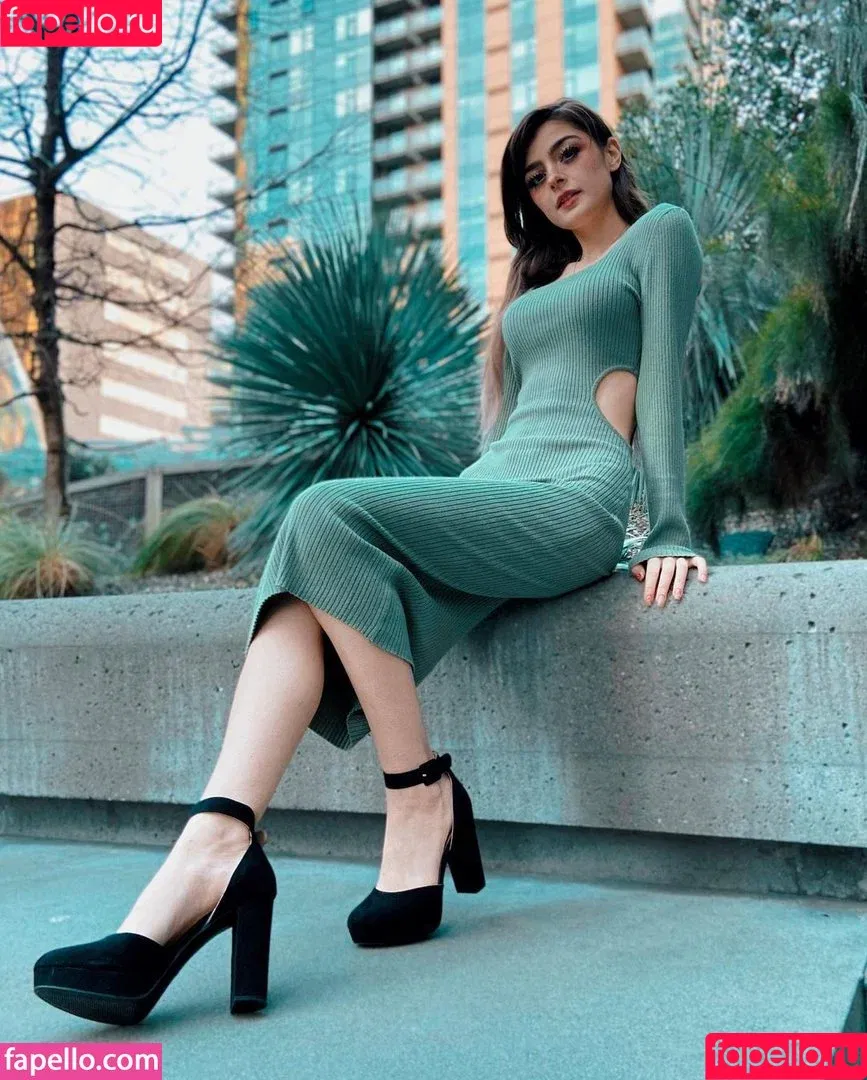 / Aruuu / DeputyARUUU / malachitexd Onlyfans Photo Gallery 