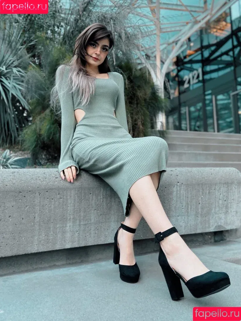 / Aruuu / DeputyARUUU / malachitexd Onlyfans Photo Gallery 