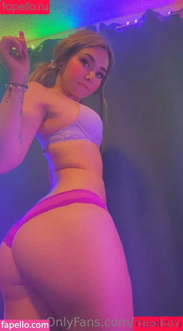 Mia Kay / mia.kay / miakay_thebrat Onlyfans Photo Gallery 