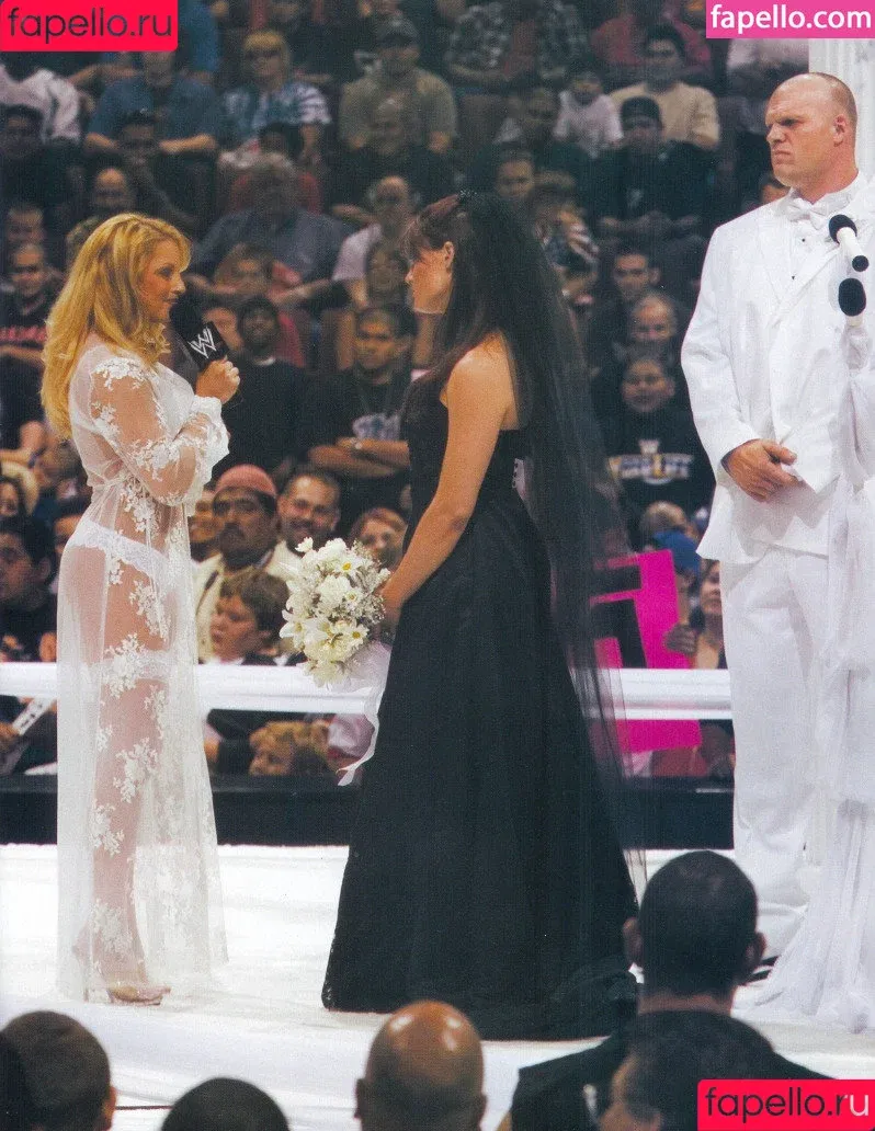 Trish Stratus / trishstratuscom Onlyfans Photo Gallery 