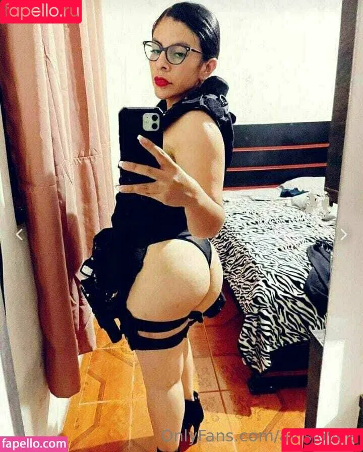 _avislove_ / avislovee Onlyfans Photo Gallery 