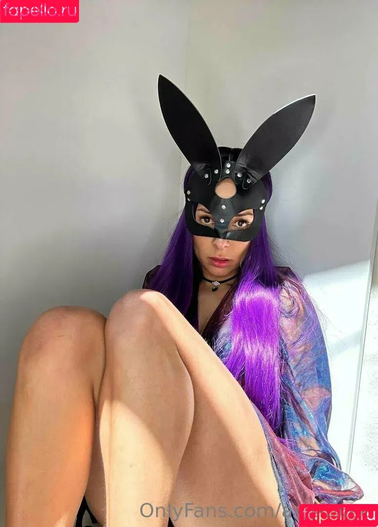 _avislove_ / avislovee Onlyfans Photo Gallery 