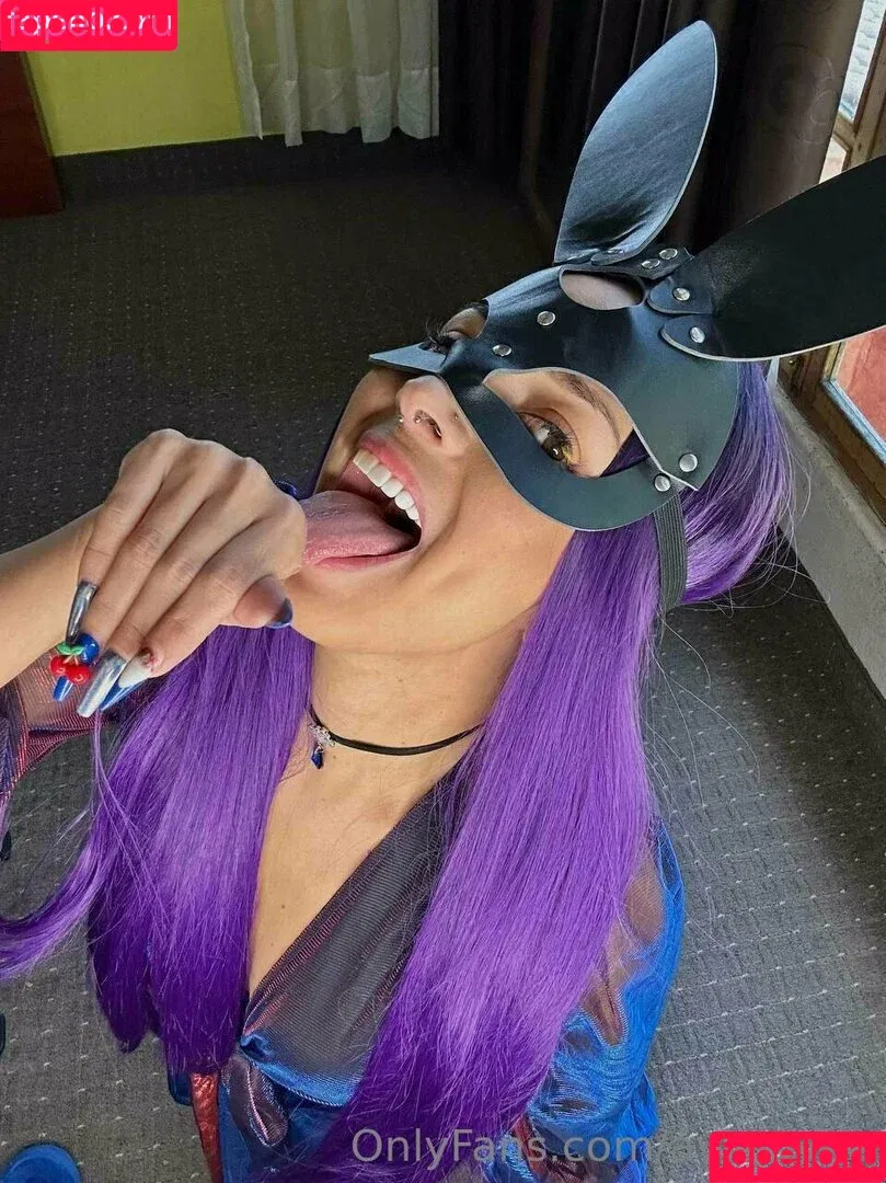 _avislove_ / avislovee Onlyfans Photo Gallery 